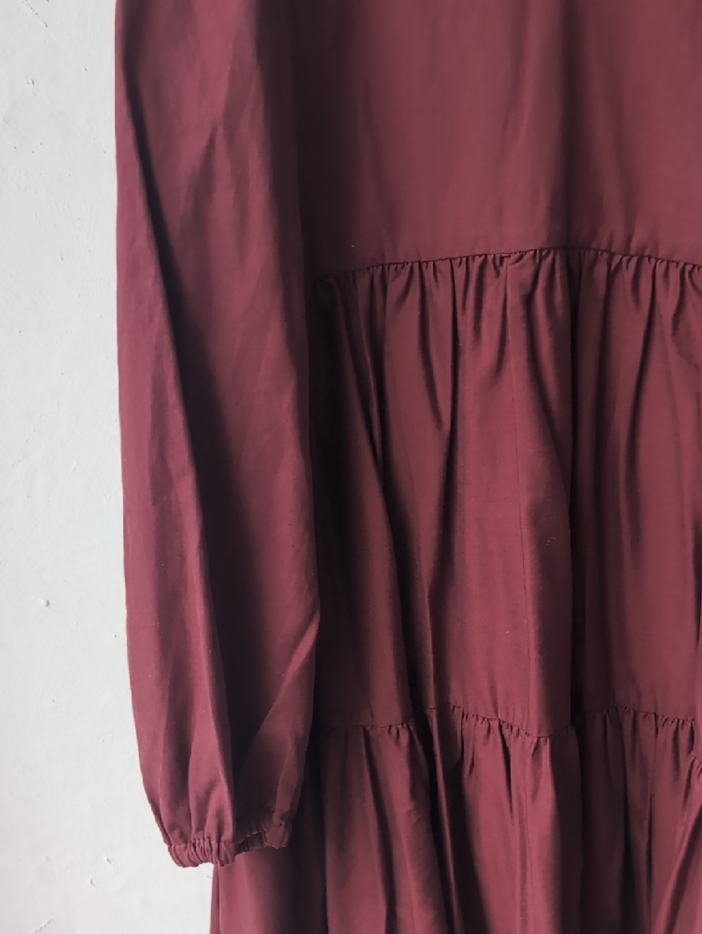V-Neck Tiered Long Sleeve Dress - Wine - Picture 3 of 4
